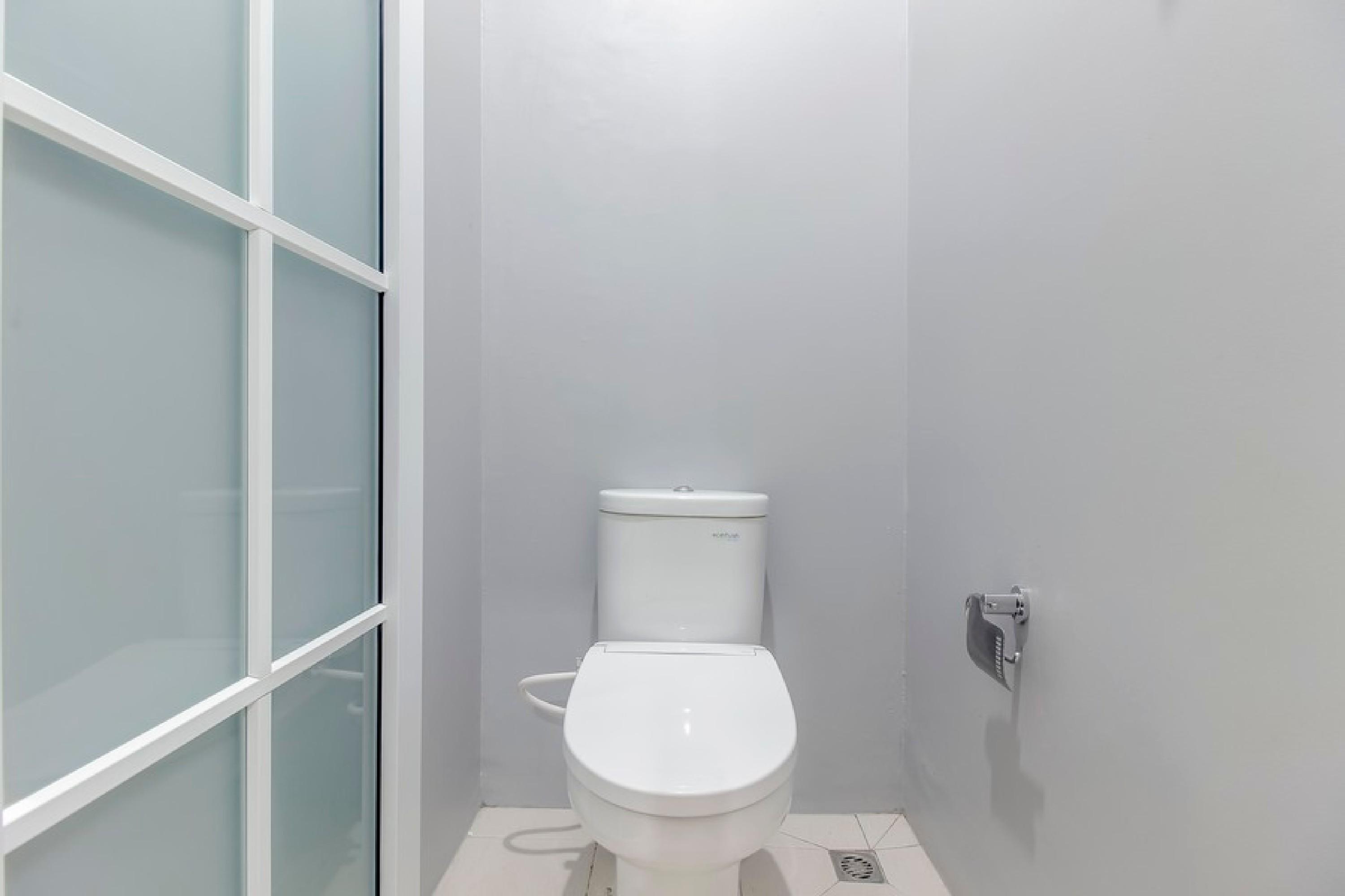 Reddoorz Plus @ Kwitang 2 Jakarta Exterior photo