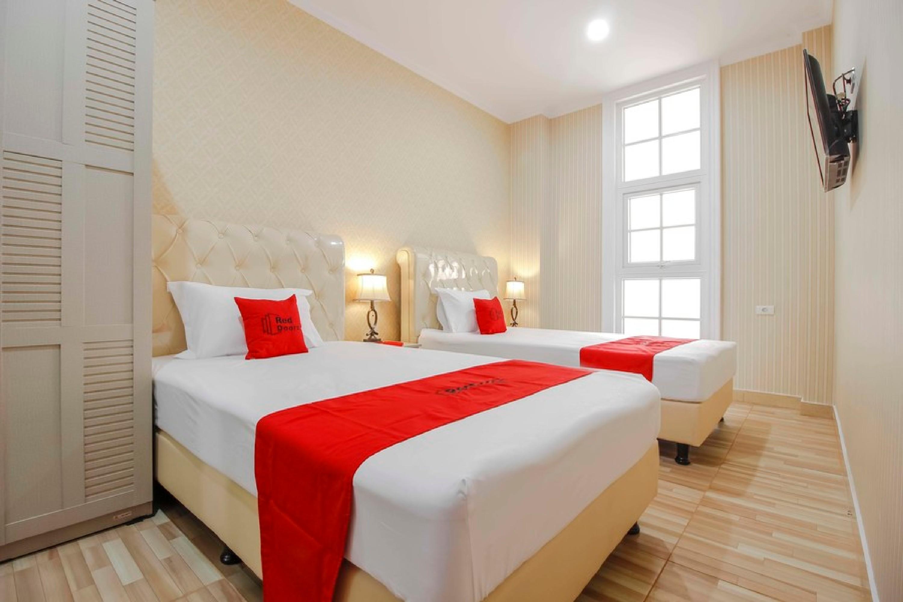 Reddoorz Plus @ Kwitang 2 Jakarta Exterior photo