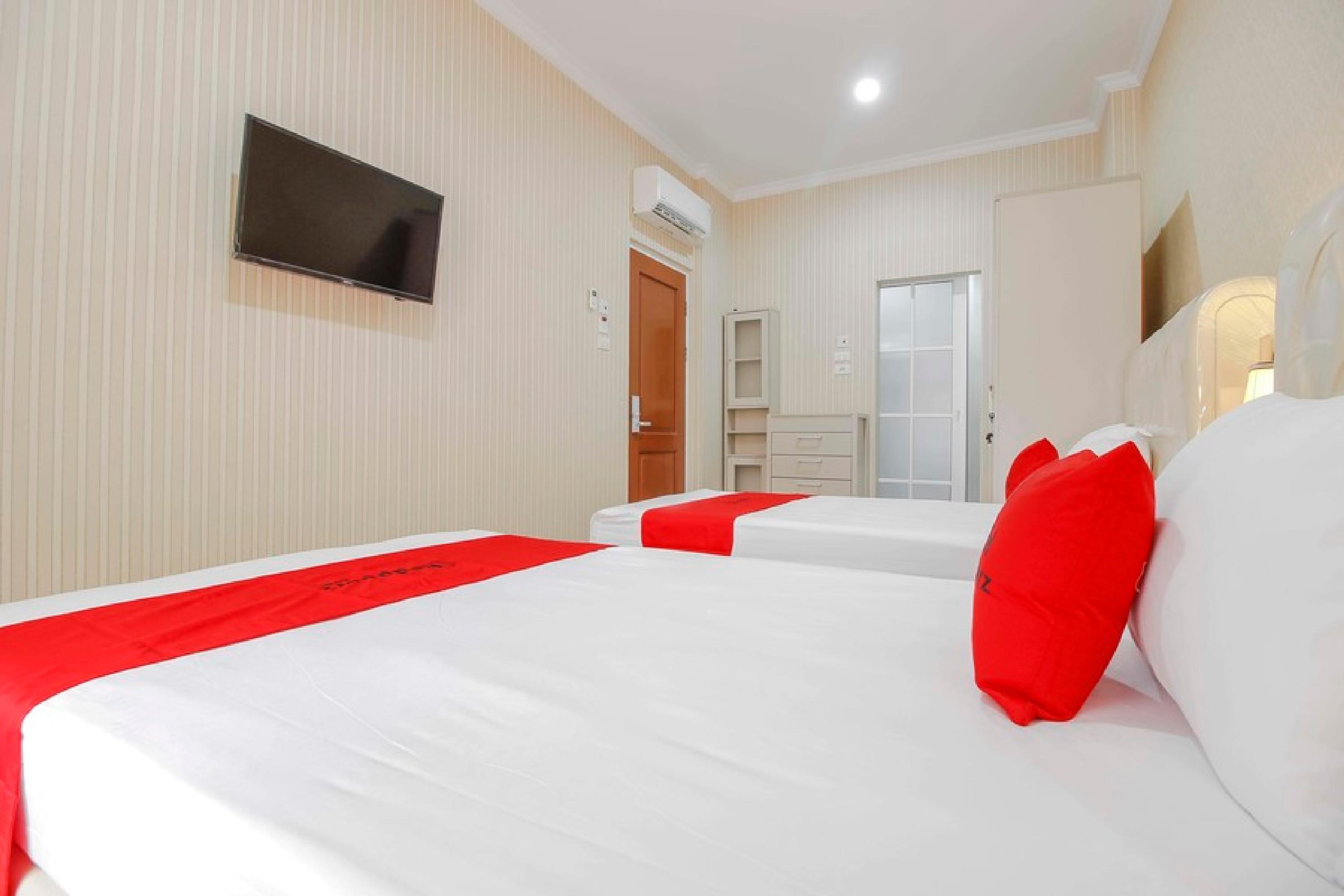 Reddoorz Plus @ Kwitang 2 Jakarta Exterior photo