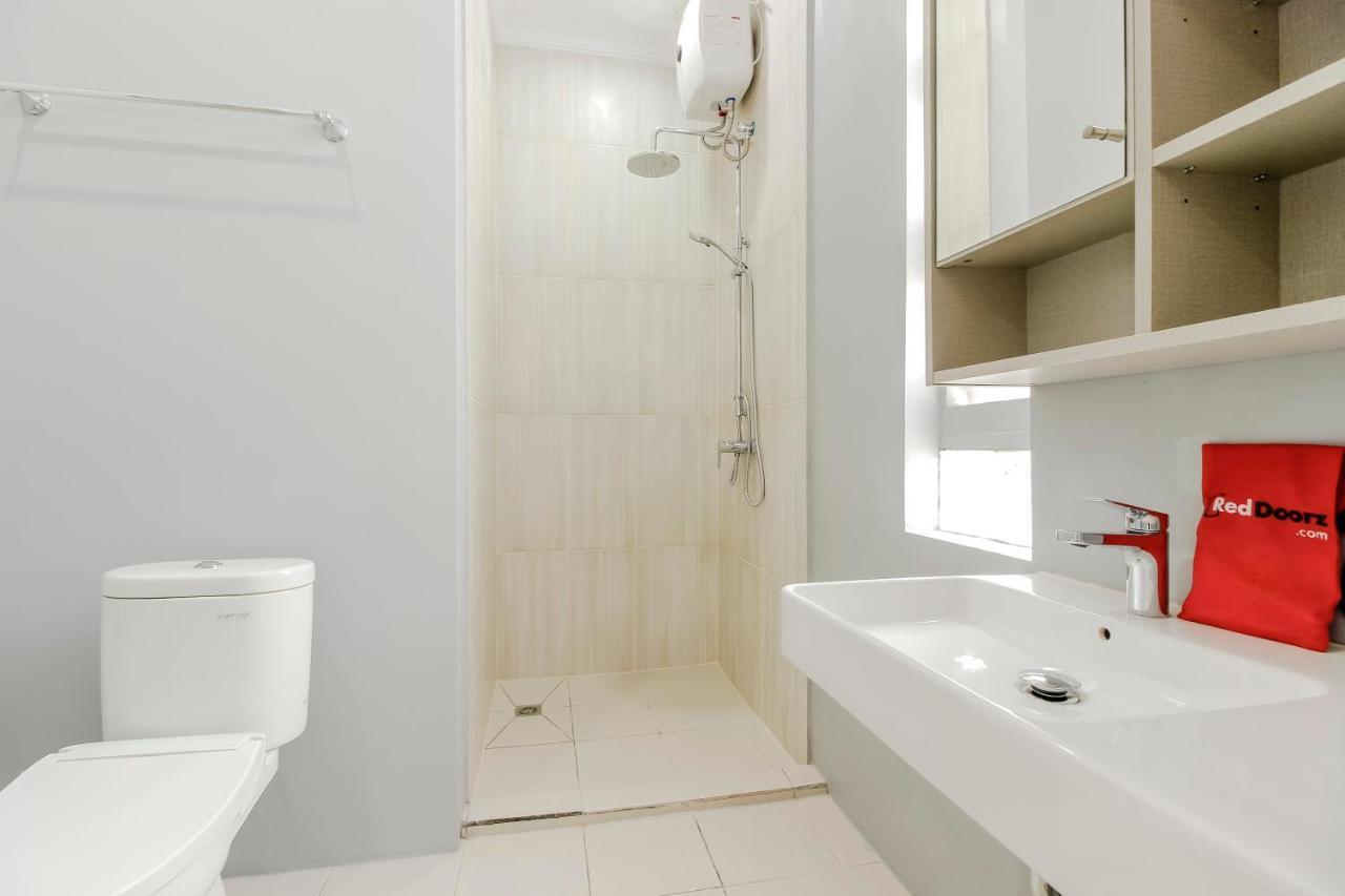 Reddoorz Plus @ Kwitang 2 Jakarta Exterior photo